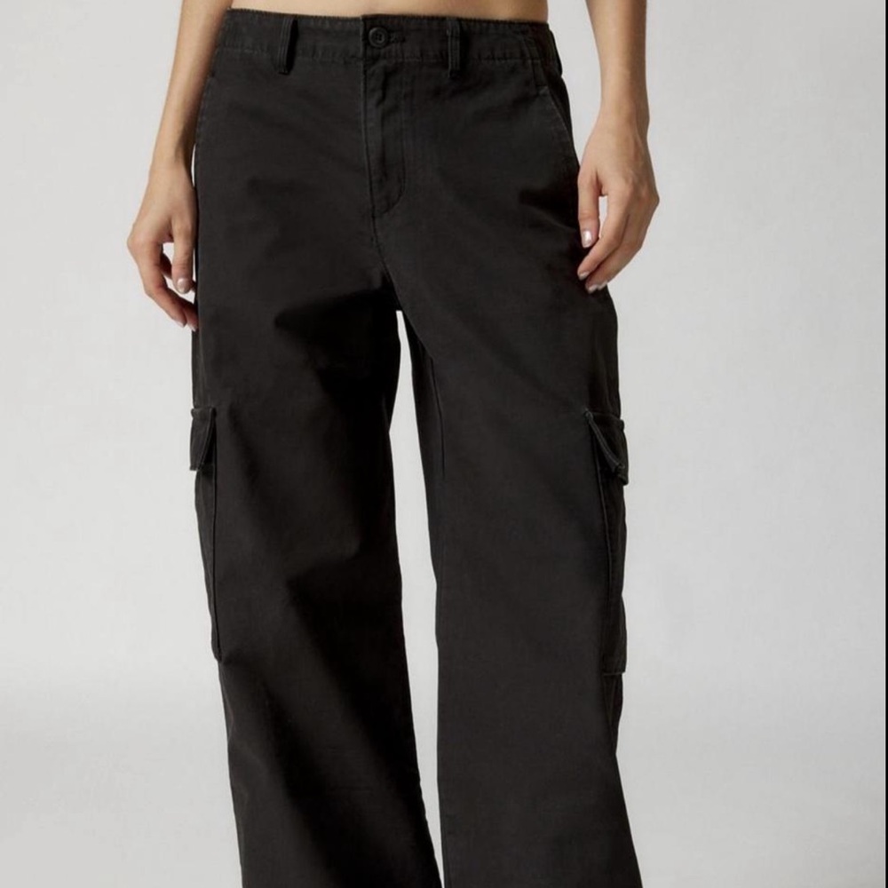Levi’s Baggy Cargo Pants
Retails for $100